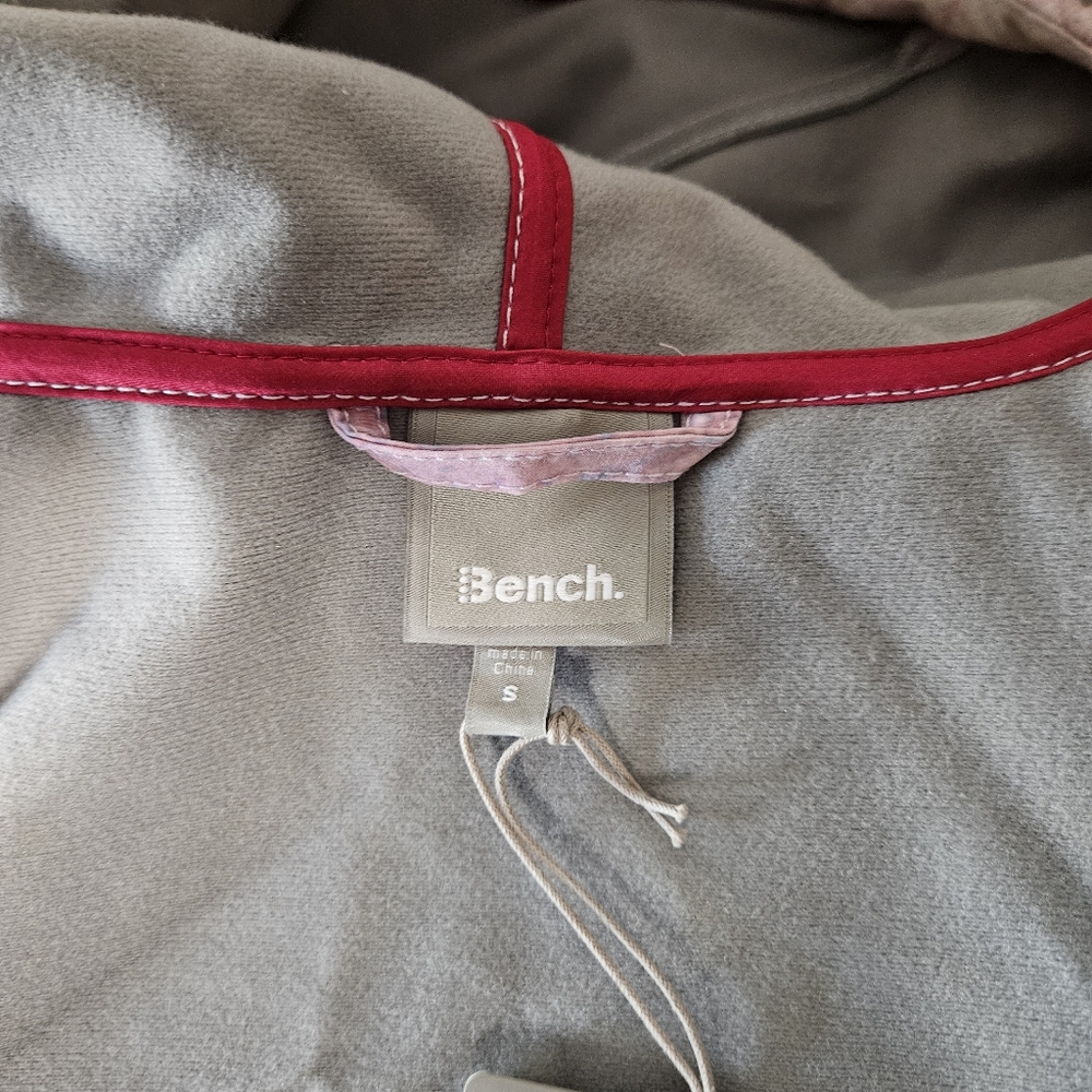 Bench. Size Small Coat - Picture 5 of 10
